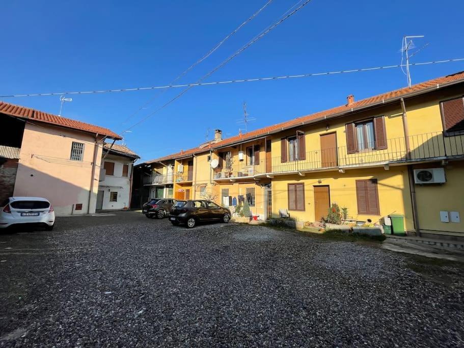 Incortedafabio Design Flat With Bikes Caronno Pertusella Bagian luar foto