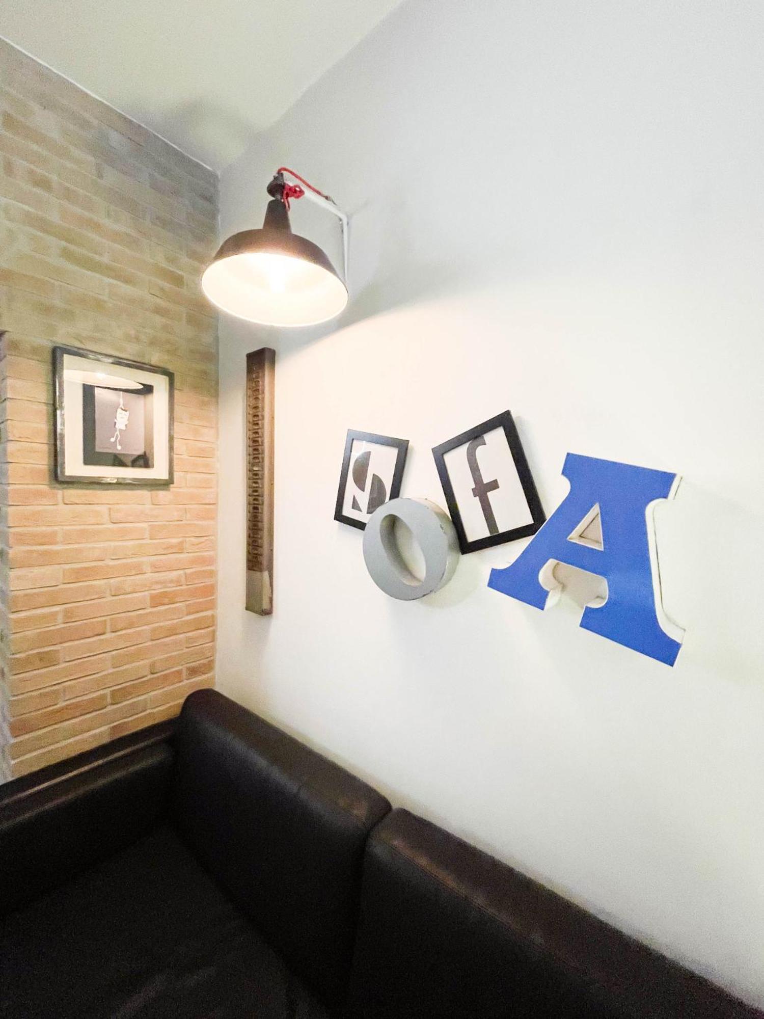 Incortedafabio Design Flat With Bikes Caronno Pertusella Bagian luar foto