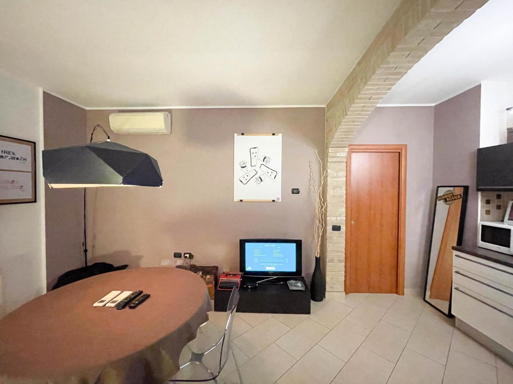 Incortedafabio Design Flat With Bikes Caronno Pertusella Bagian luar foto