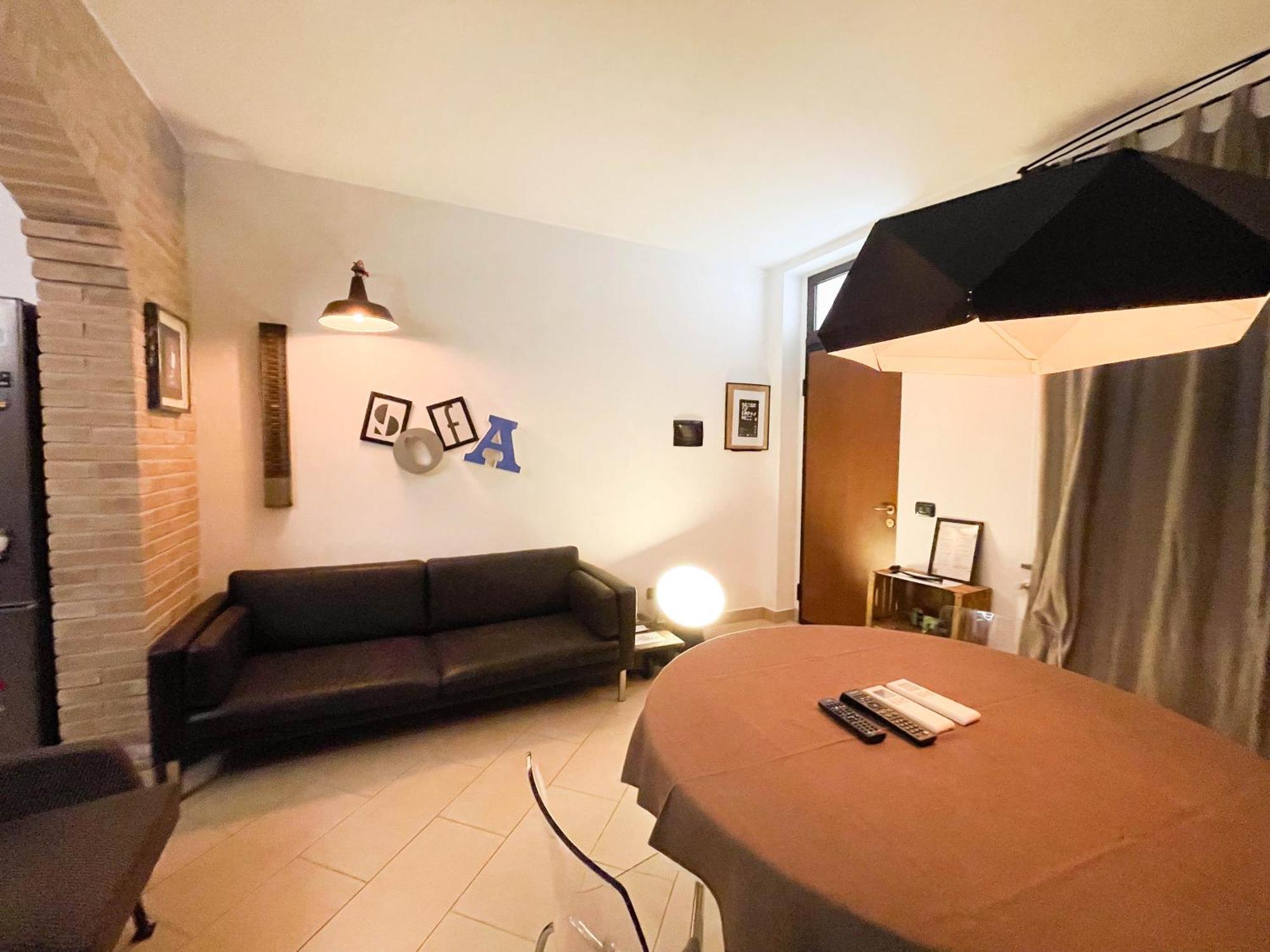 Incortedafabio Design Flat With Bikes Caronno Pertusella Bagian luar foto